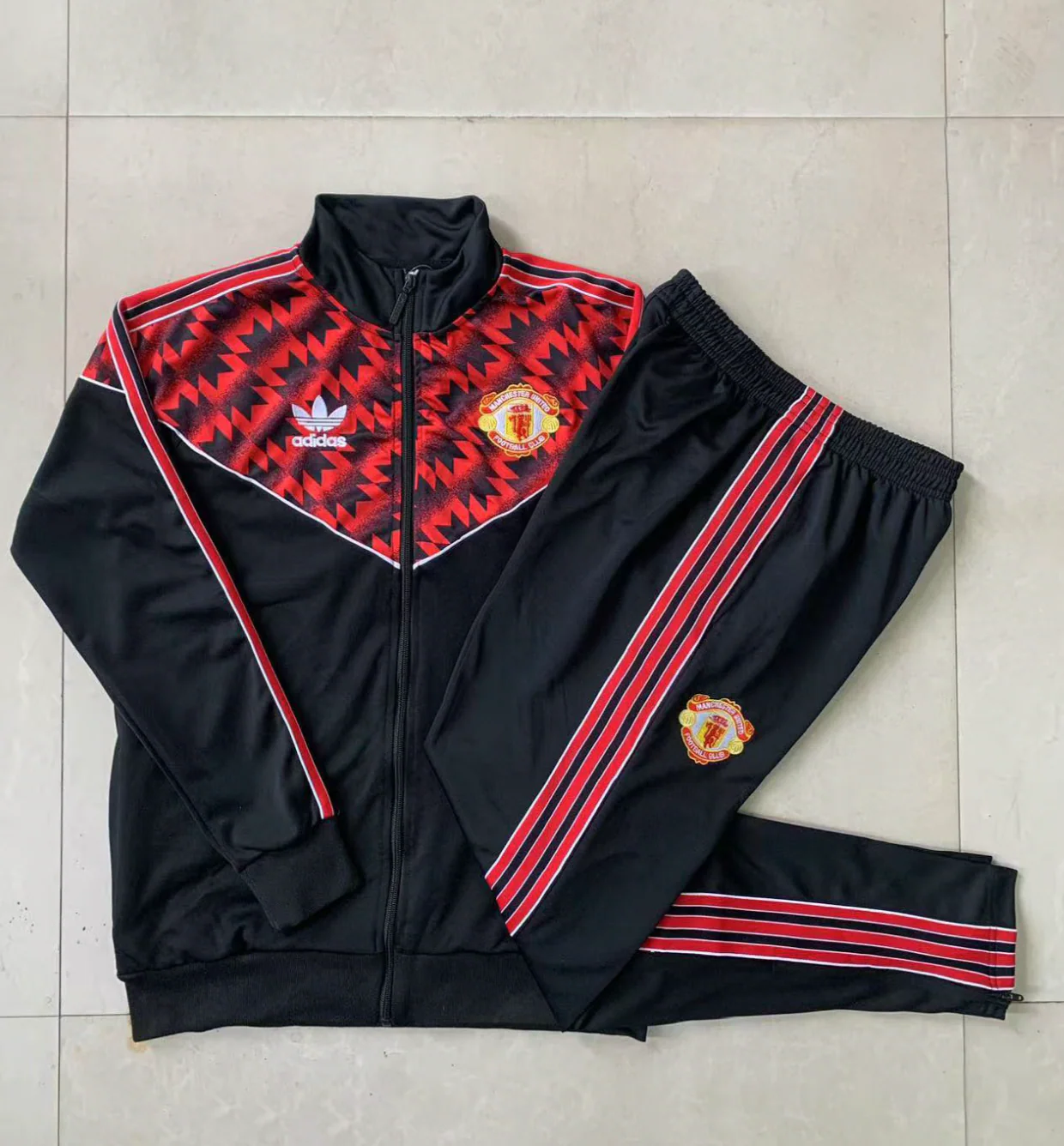 Manchester United Tracksuit 2025/2026 - Image 5