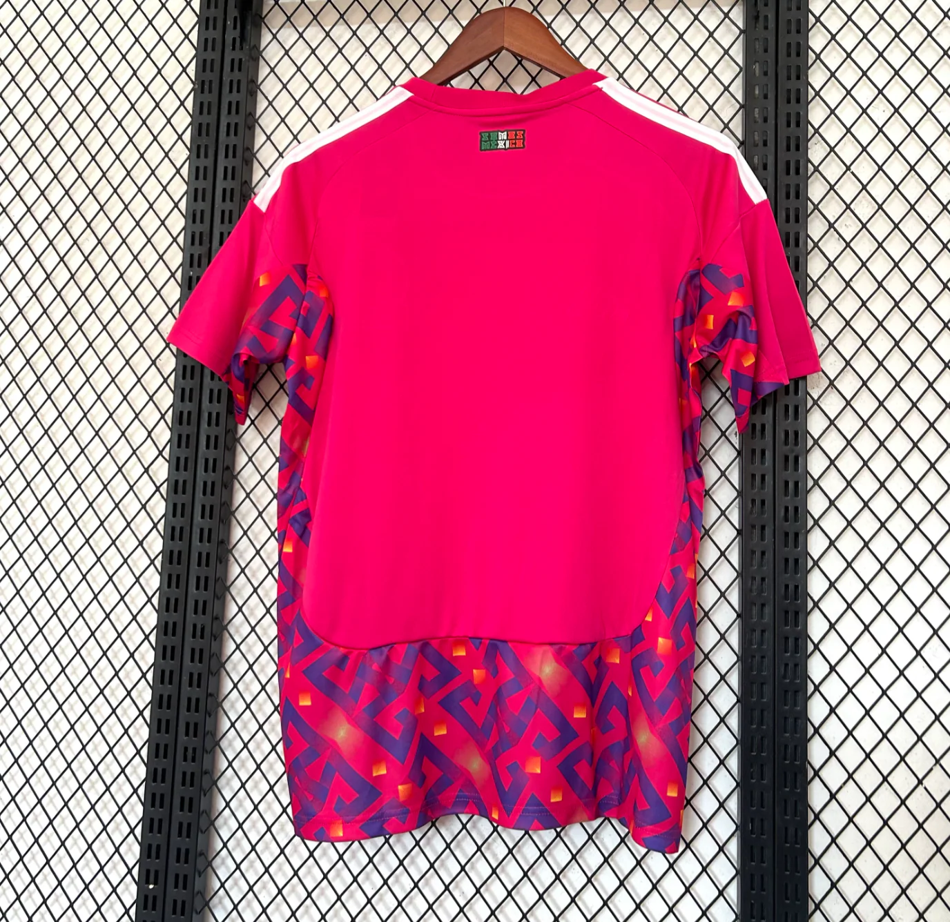 Mexico 2026 Pink Goalkeeper Jersey - Image 4