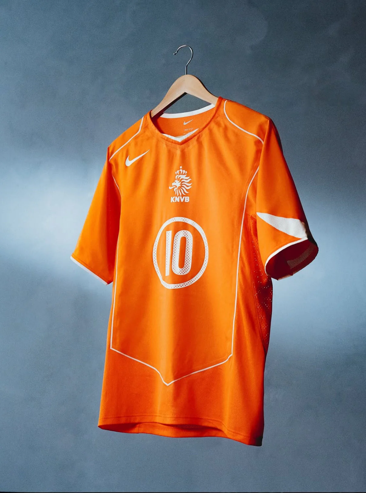 Netherlands Retro 2004 jersey - Image 9