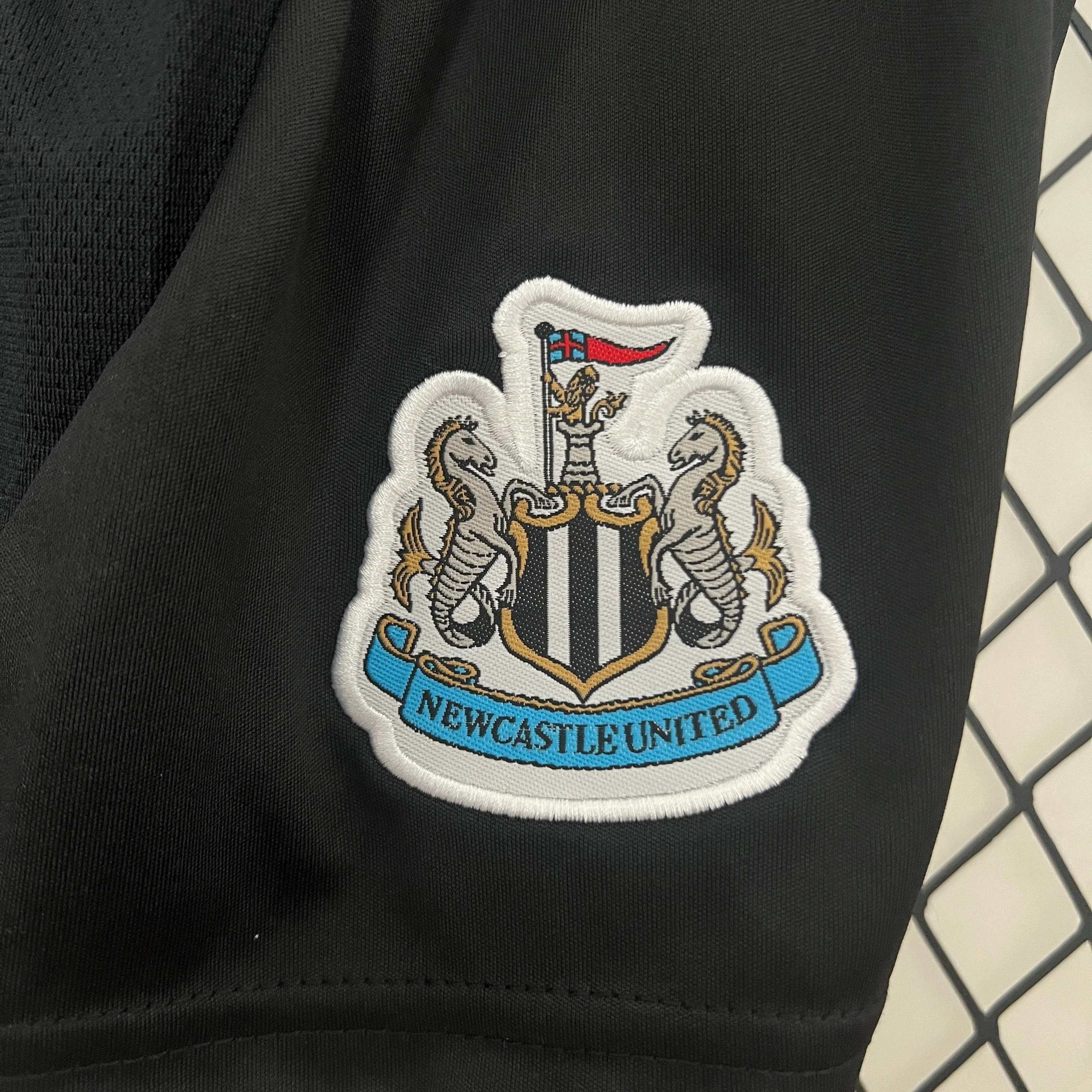 Newcastle 24-25 Kids jersey - Image 6