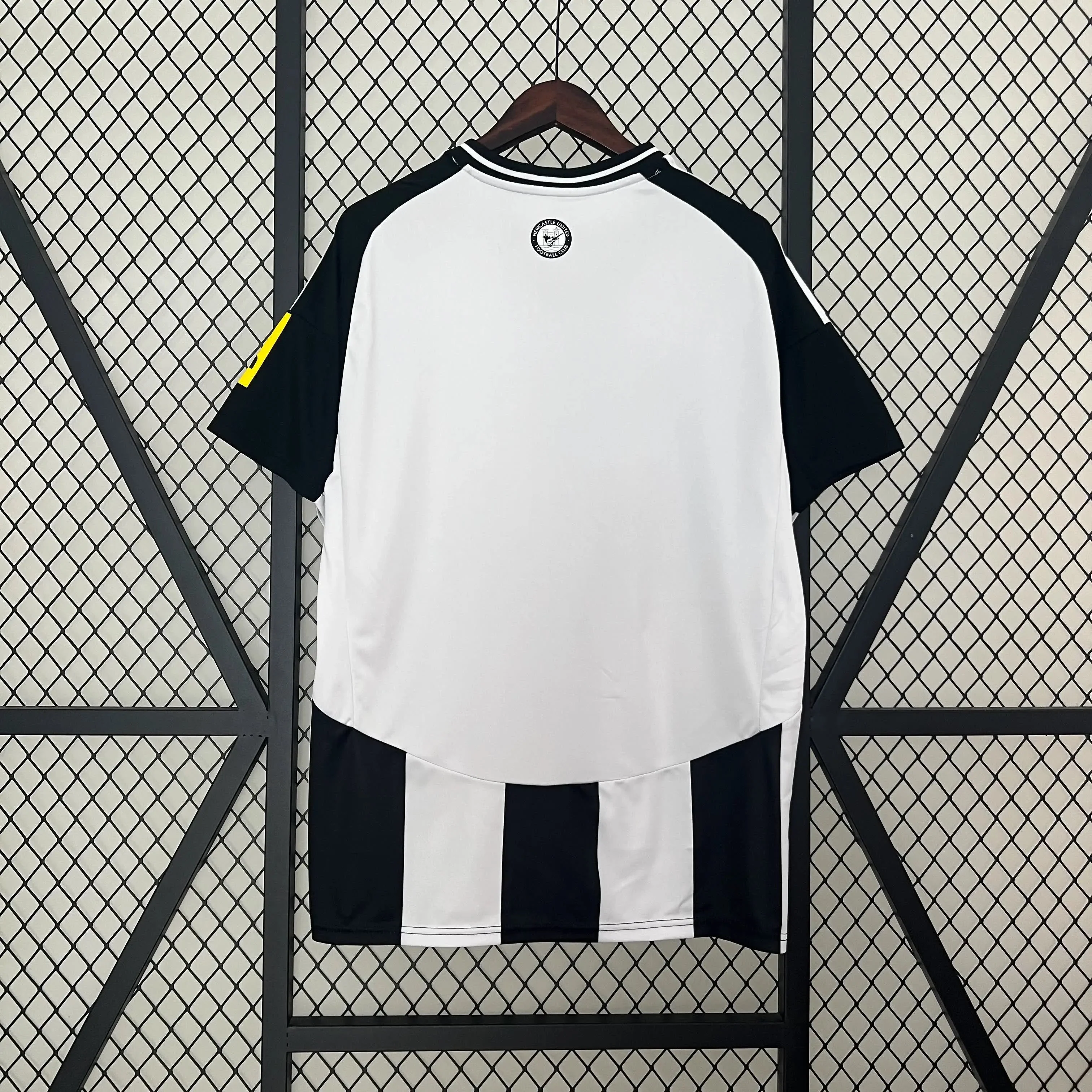 Newcastle United 2024/2025 Home Kit - Image 2