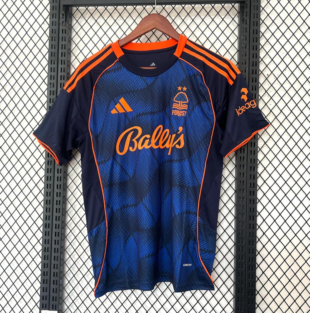 Nottingham Forest 2025/2026 Third Kit - Image 3
