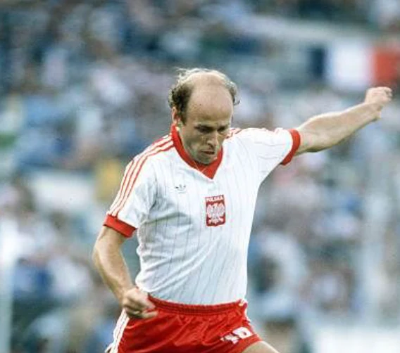 Poland Home Retro Jersey 1982 - Image 7