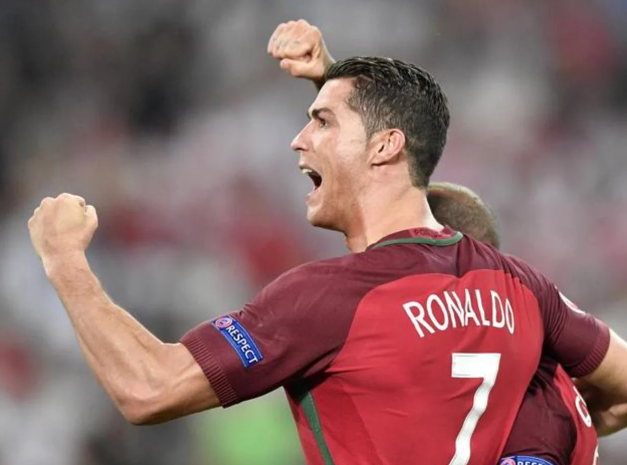 Portugal EURO 2016 Home Kit - Image 11