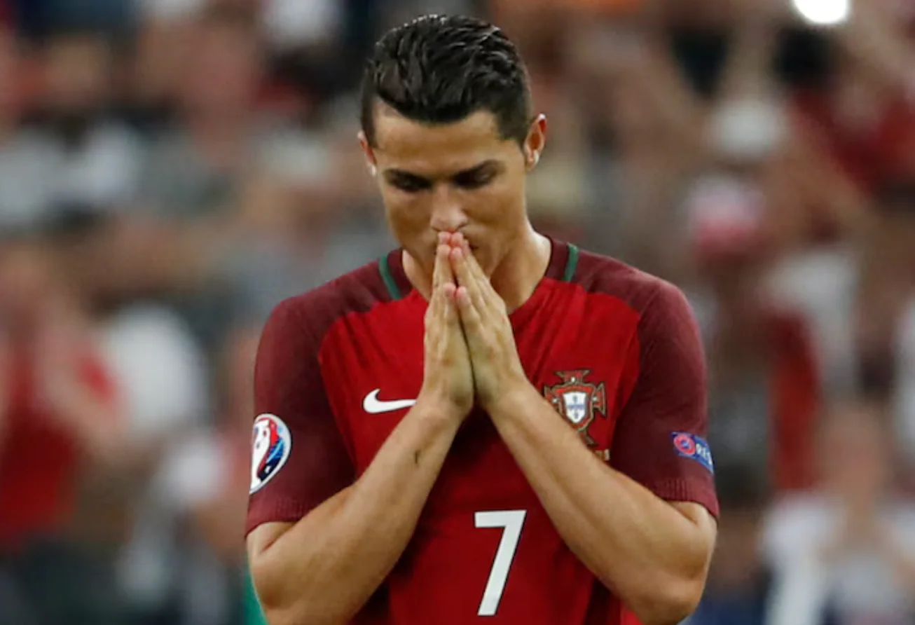 Portugal EURO 2016 Home Kit - Image 12