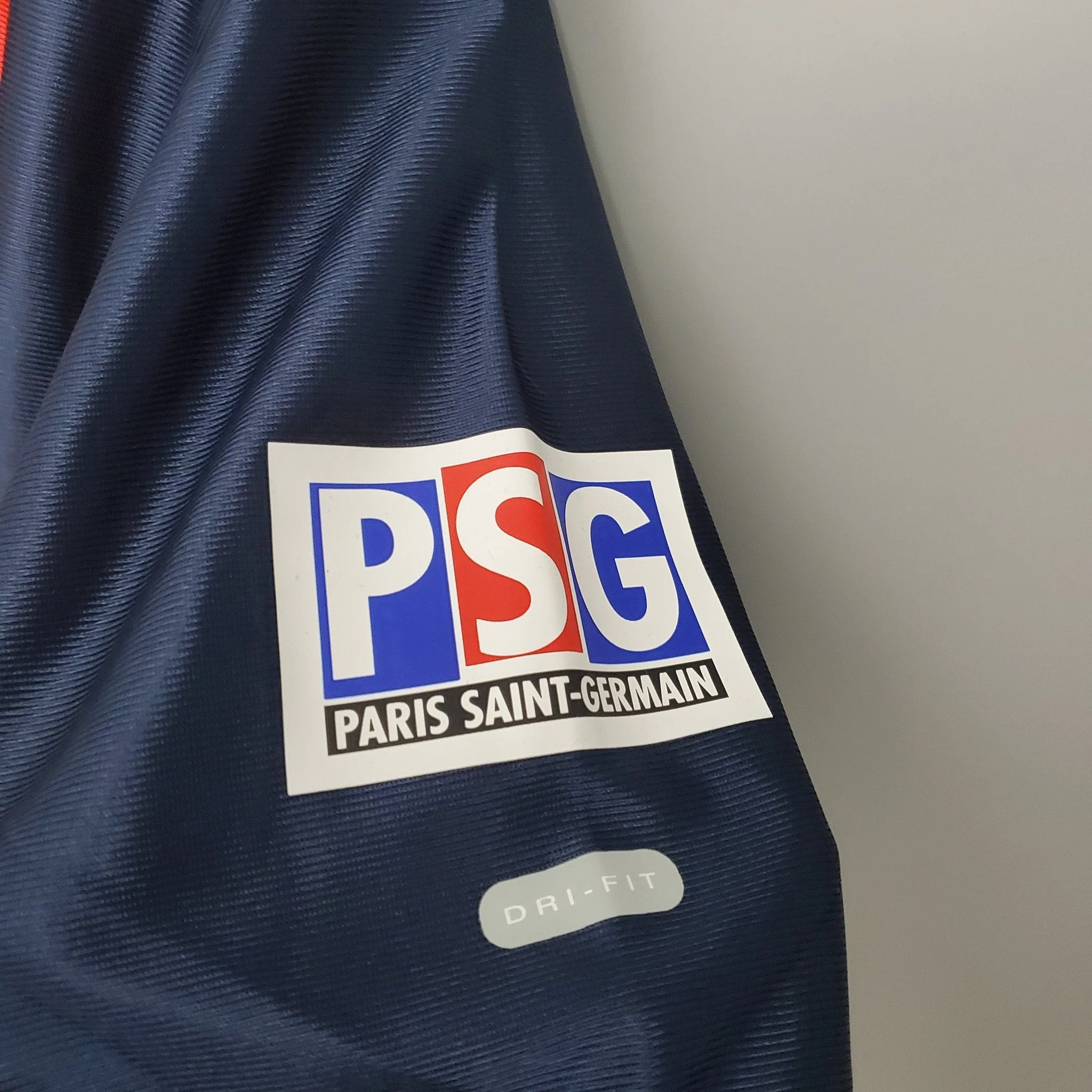 PSG 2001/2002 Retro Jersey - Image 3