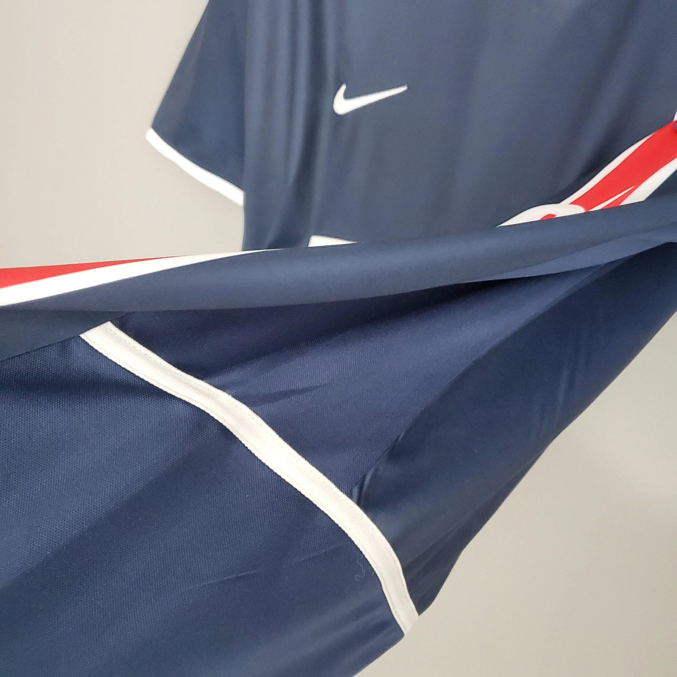 PSG Retro Jersey 2002/2003 - Image 2