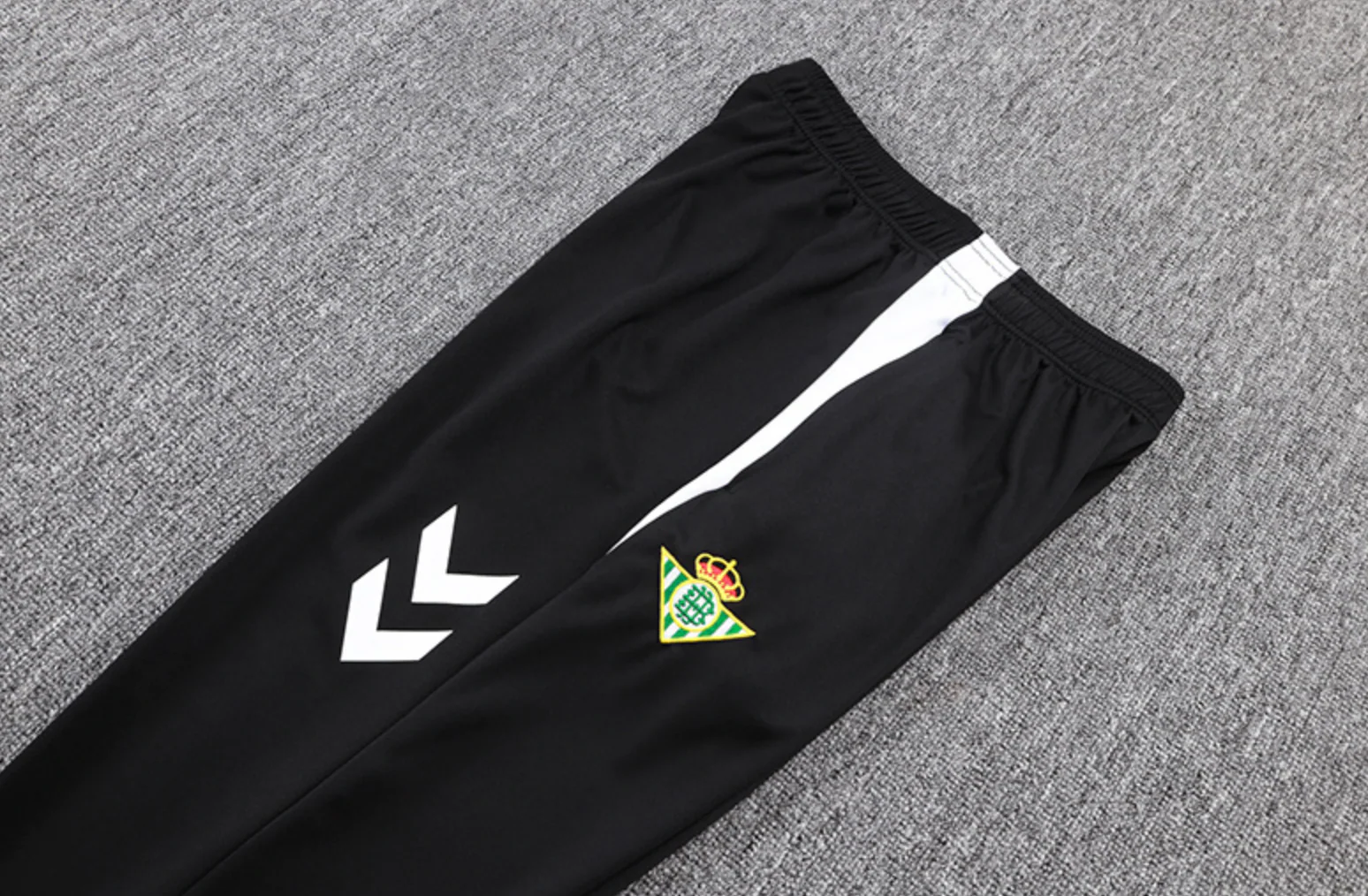Real Betis 2025/2026 Black Tracksuit - Image 5
