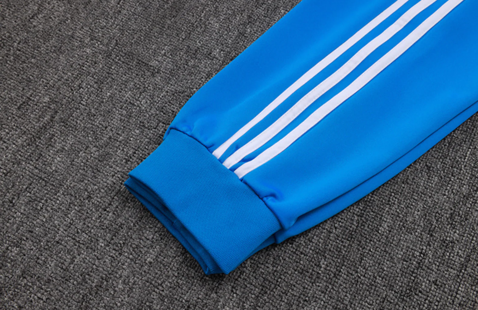Real Madrid 2025/2026 White and Blue Tracksuit - Image 6