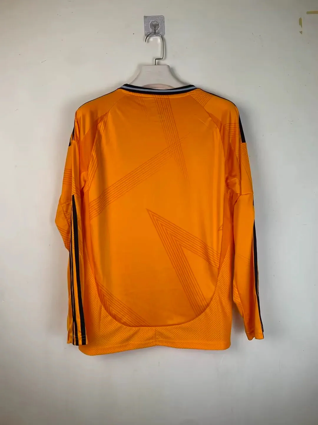 Real Madrid away 2024/25 long sleeves - Image 4