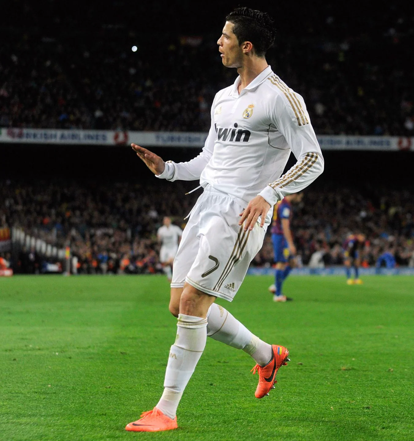 Real Madrid long sleeves retro jersey 2011/2012 - Image 6