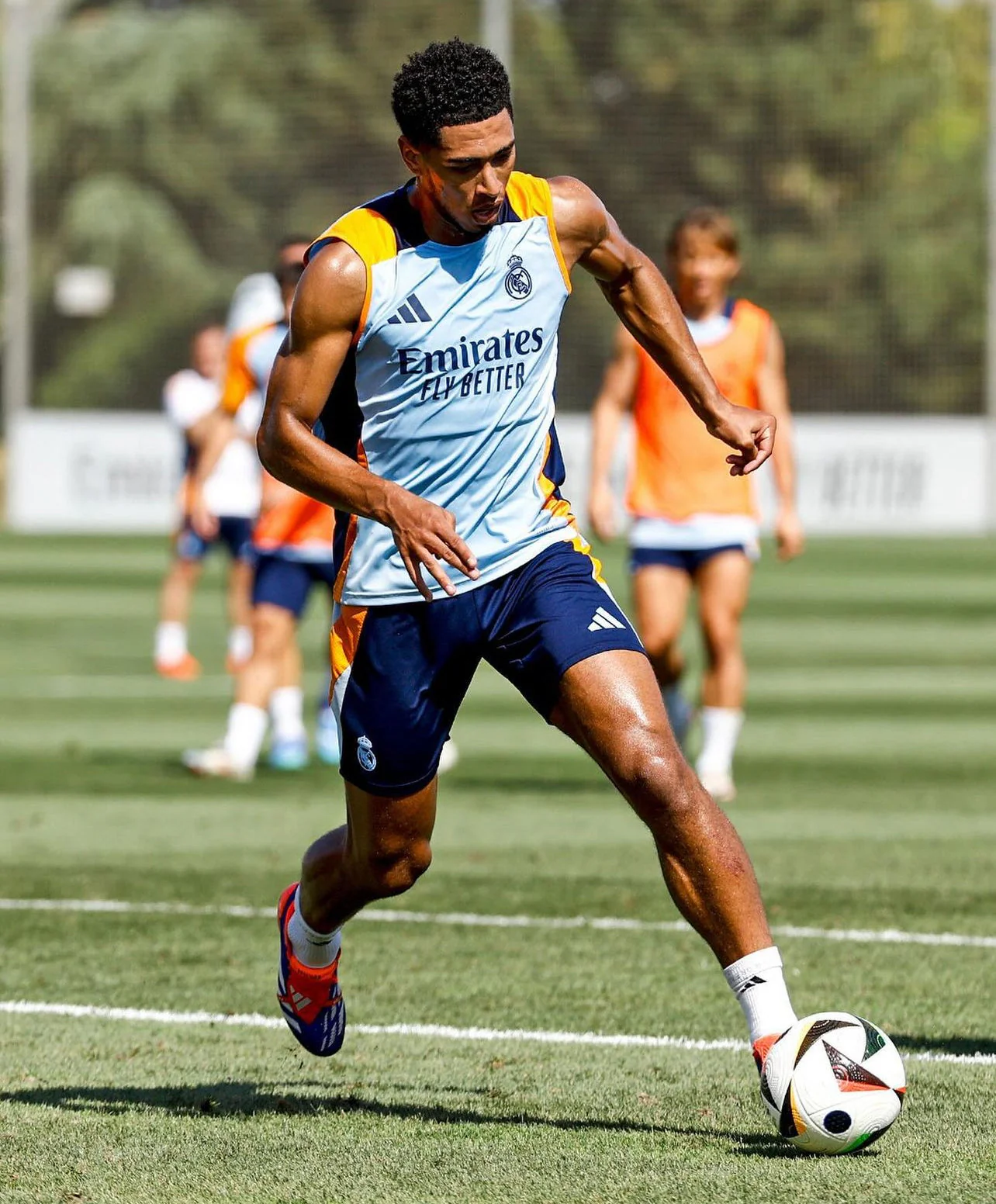 Real Madrid pre-match training Sleeveless summer set 2024/2025 - Image 5