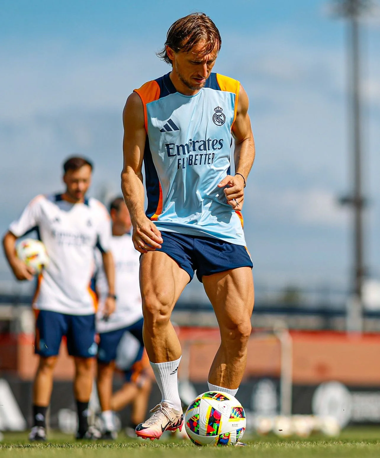 Real Madrid pre-match training Sleeveless summer set 2024/2025 - Image 8