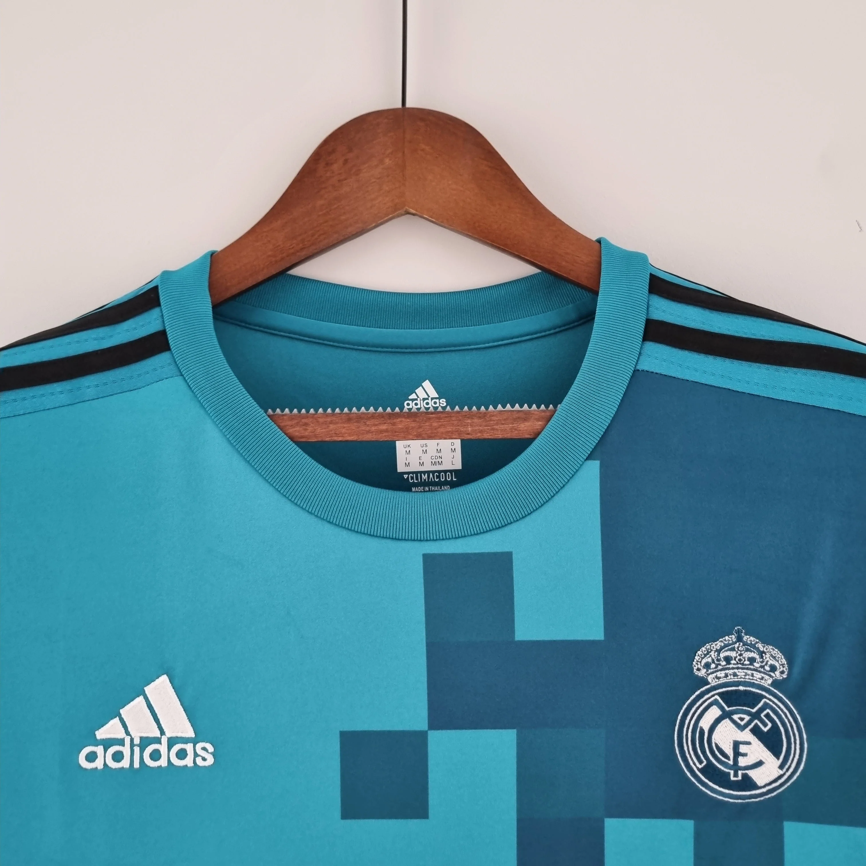 REAL MADRID RETRO THIRD LONG SLEEVES 17/18 - Image 4