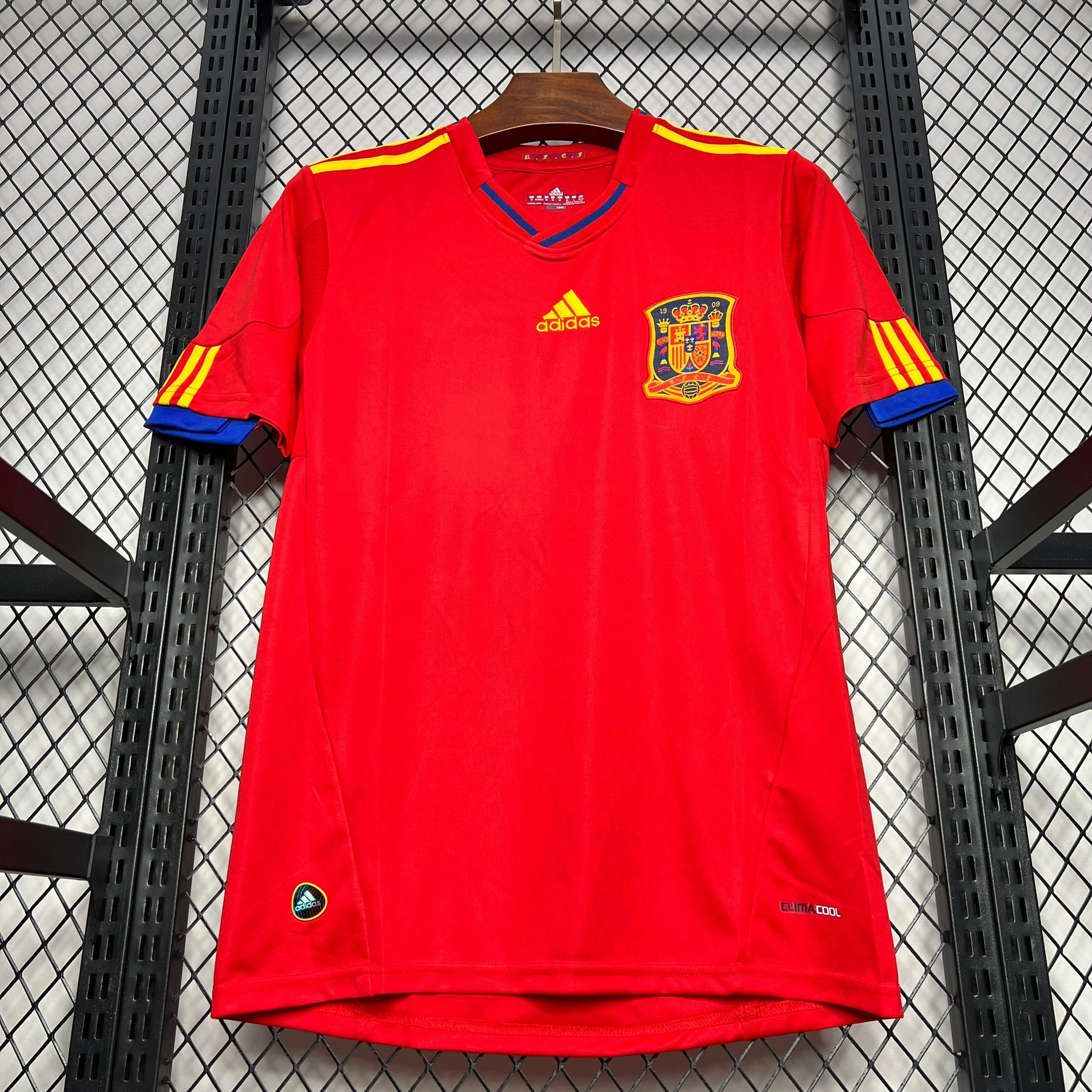 Spain 2010 Retro Home - Image 4