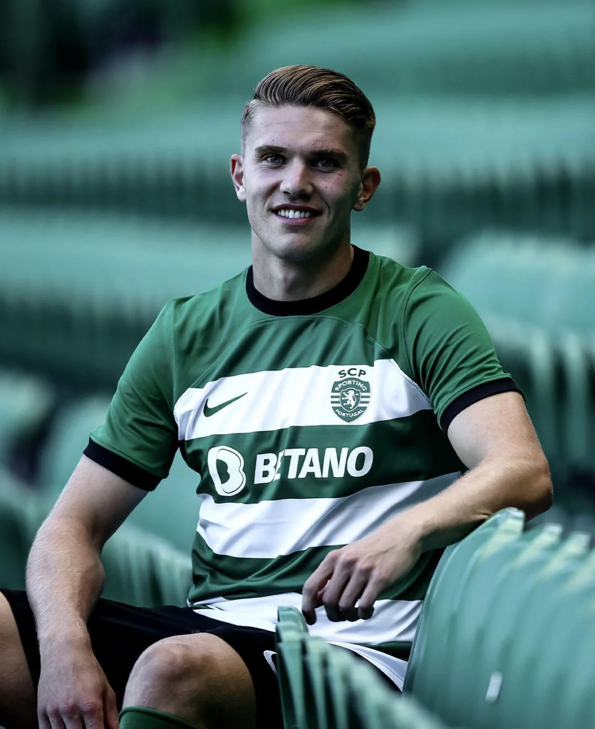 Sporting Lisbon 2024-2025 Home jersey - Image 7