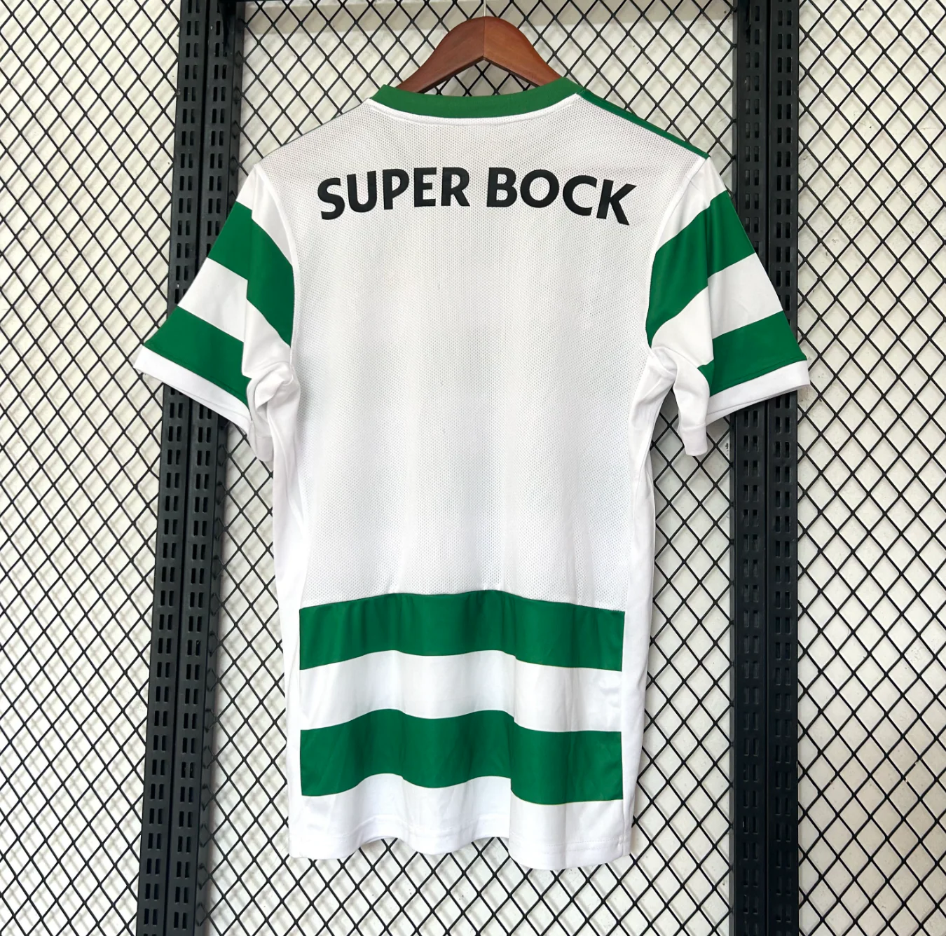 Sporting Lisbon 2025-26 home jersey - Image 4