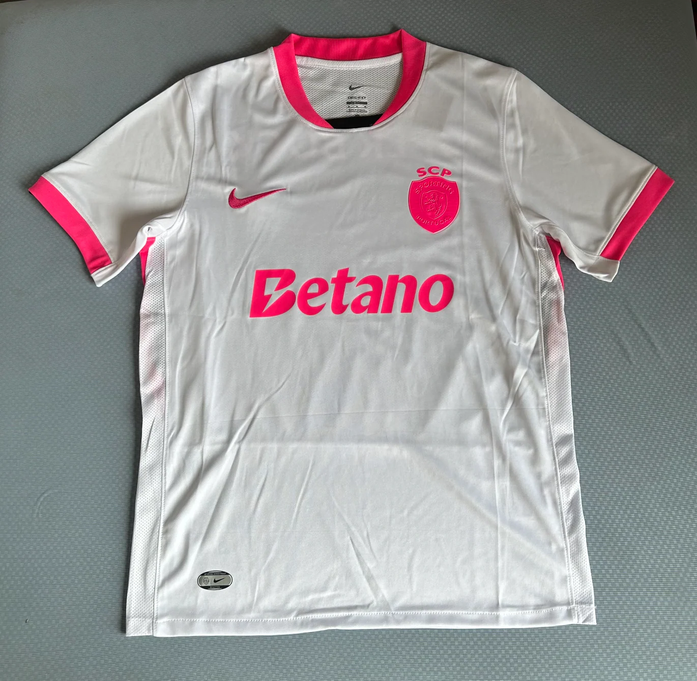 Sporting Lisbon 2026 White and Pink Jersey - Image 2