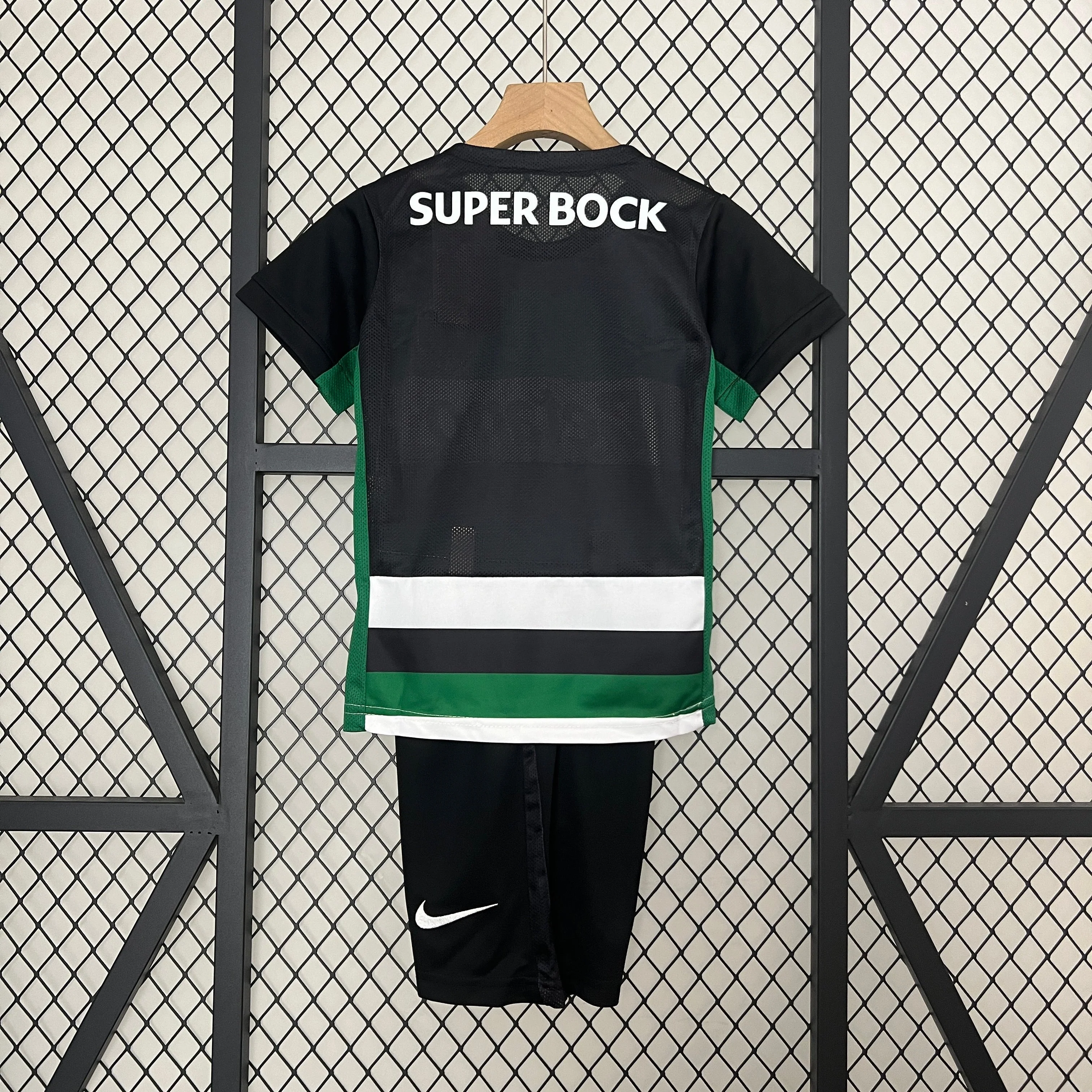 Sporting Lisbon 24-25 Kids jersey - Image 2