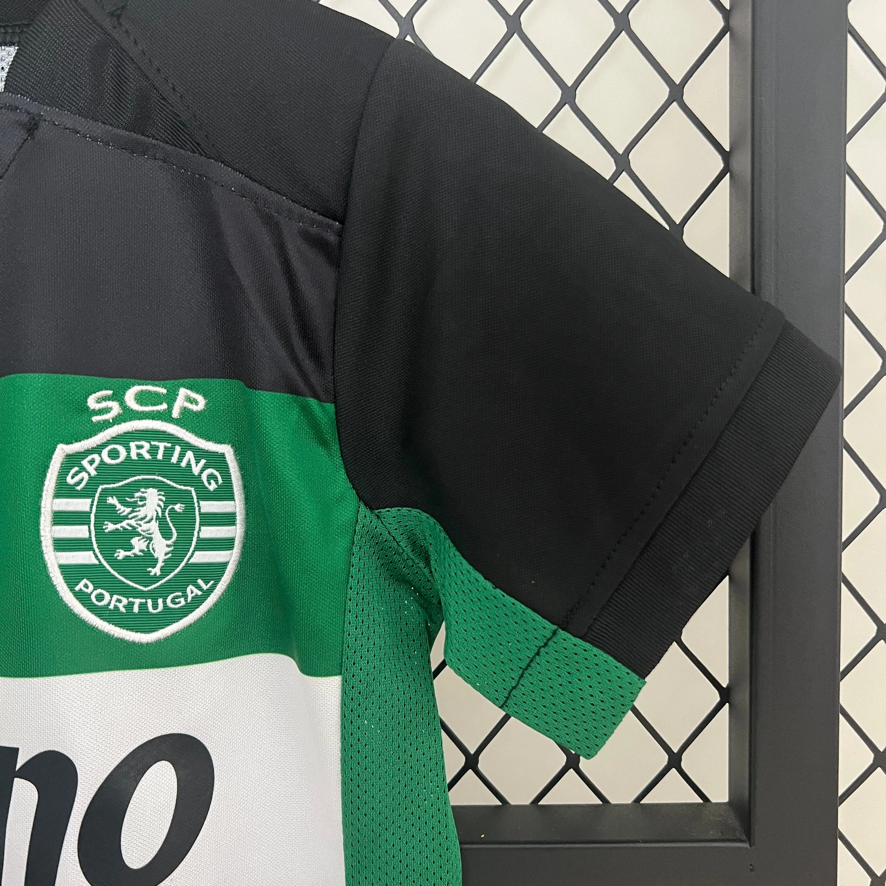 Sporting Lisbon 24-25 Kids jersey - Image 9