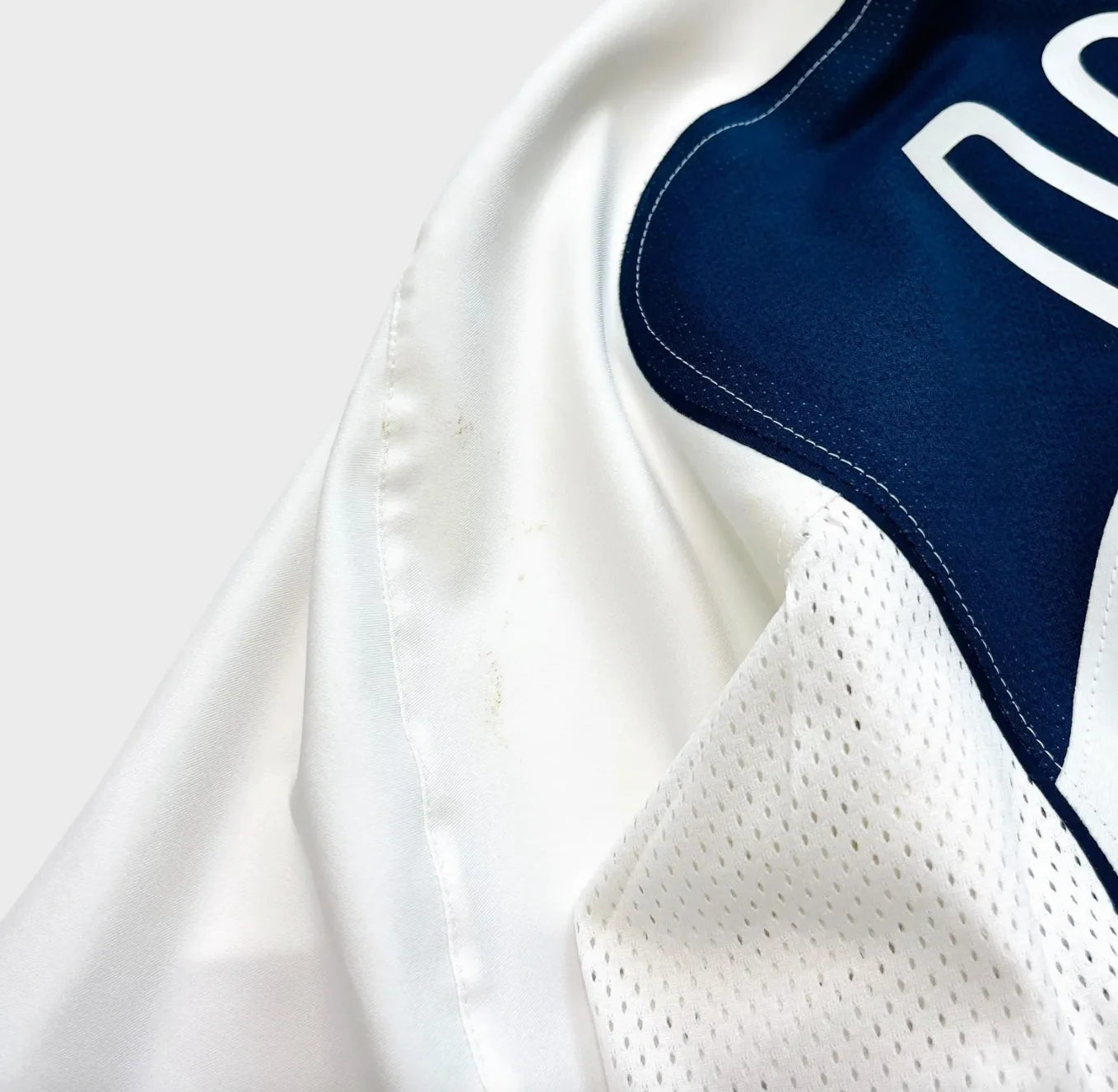 USA Retro 2004 soccer jersey - Image 4